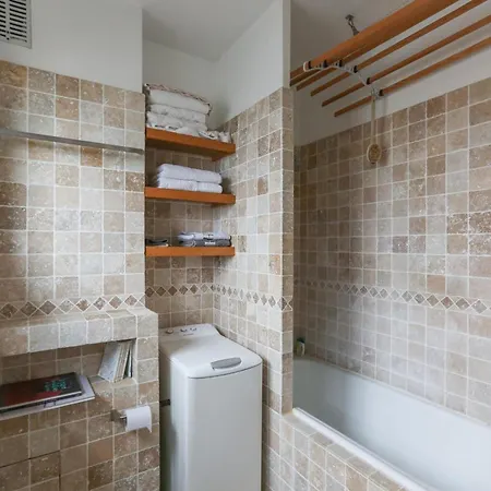 Spacious 80m Near Eiffel Tower * Paris