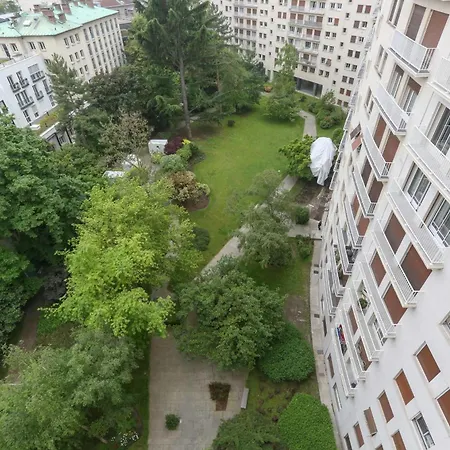 Spacious 80m Near Eiffel Tower Paris